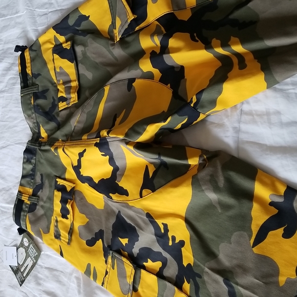 Pants - Picture 2 of 9